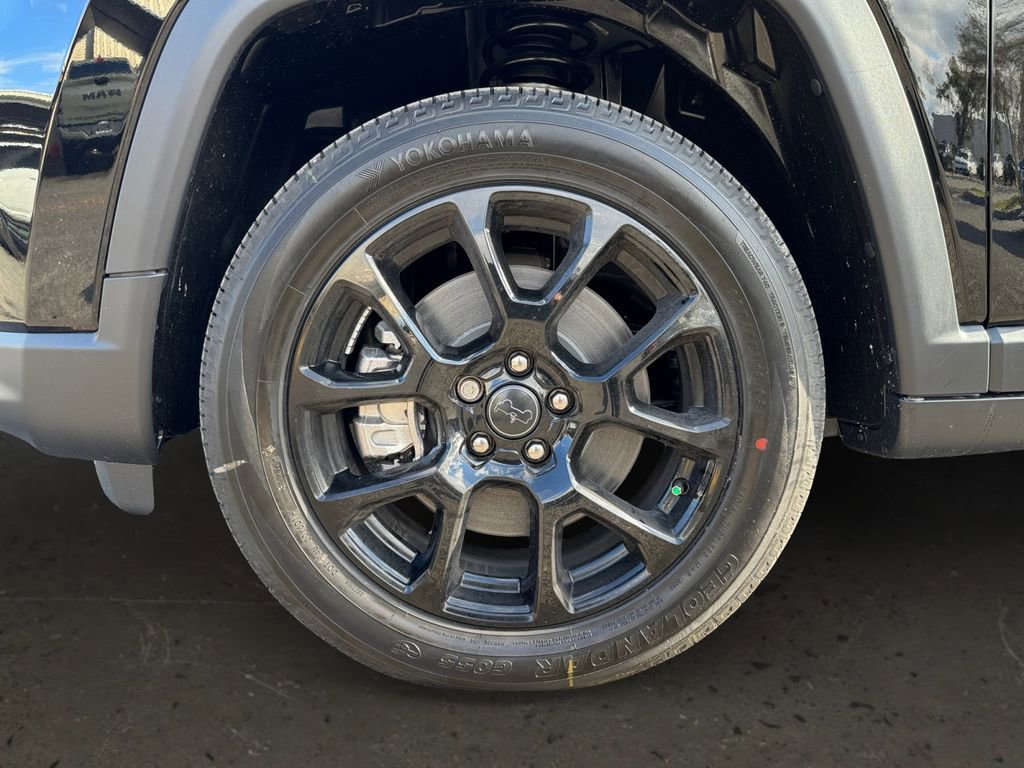 New 2026 Jeep Compass Latitude image 10