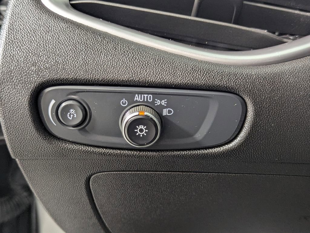 Used 2025 Chevrolet Malibu LT image 13