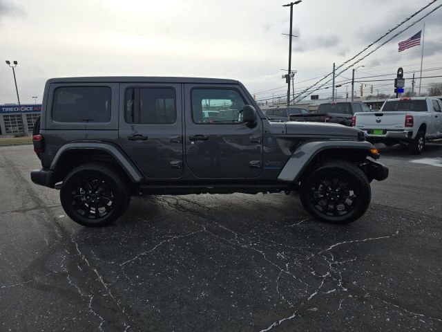 Used 2025 Jeep Wrangler Unlimited Sahara w/ Safety Group image 7