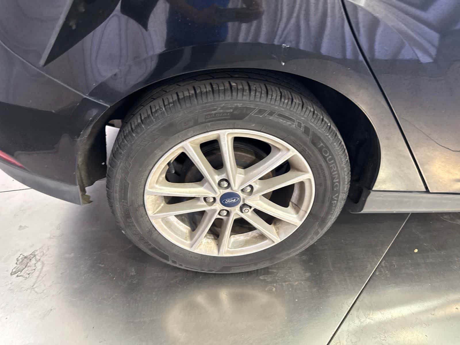 Used 2018 Ford Focus SE FWD image 16