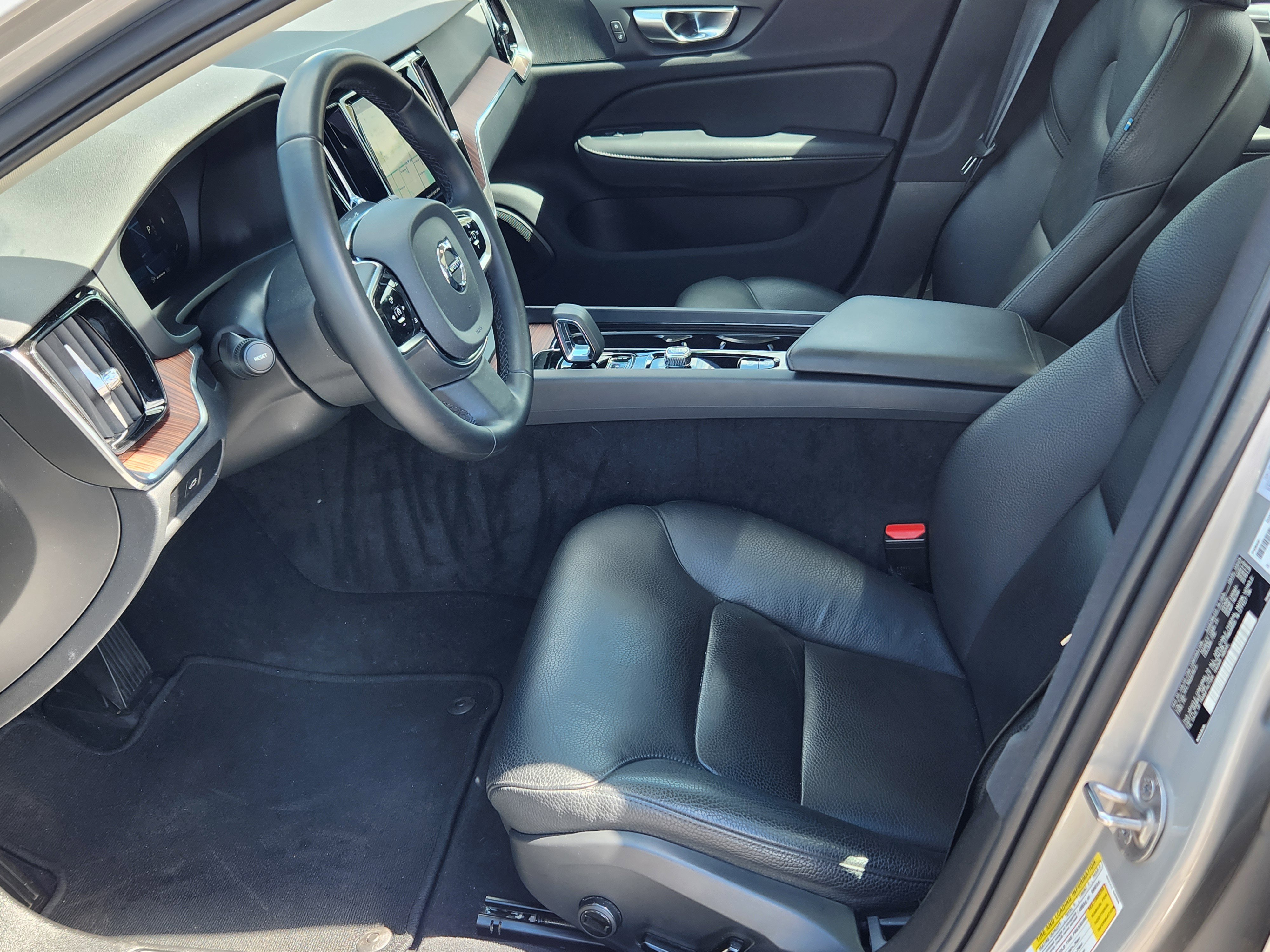 Used 2024 Volvo S60 B5 Plus FWD image 17