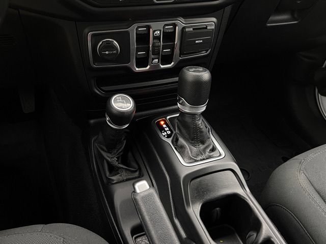 Used 2020 Jeep Wrangler Unlimited Sport AWD/4WD image 23