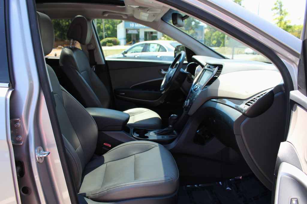 Used 2015 Hyundai Santa Fe Limited w/ Option Group 04 AWD/4WD image 31
