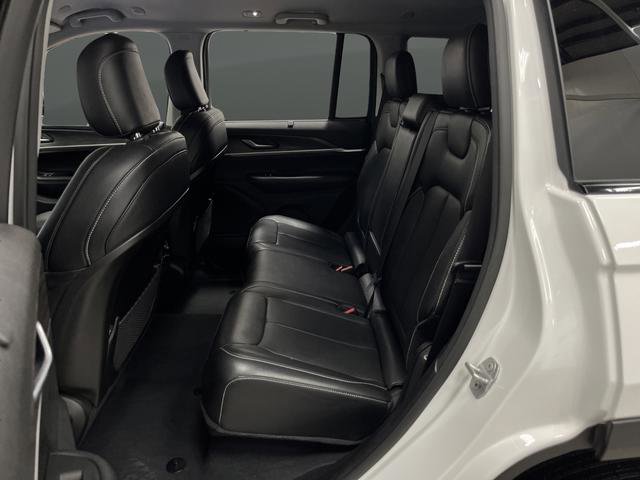 Used 2023 Jeep Grand Cherokee Limited w/ Luxury Tech Group II image 29
