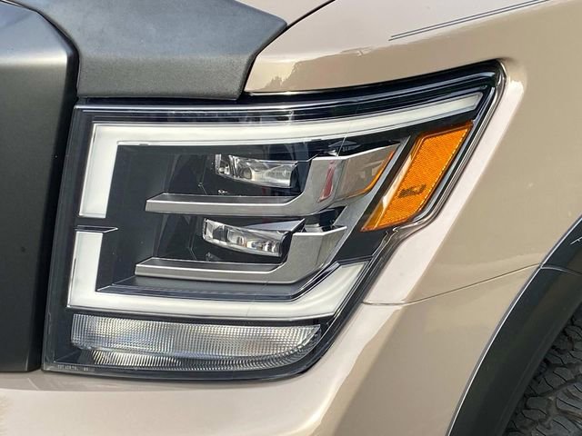 Used 2022 Nissan Titan PRO-4X w/ Pro-4x Convenience Package image 5