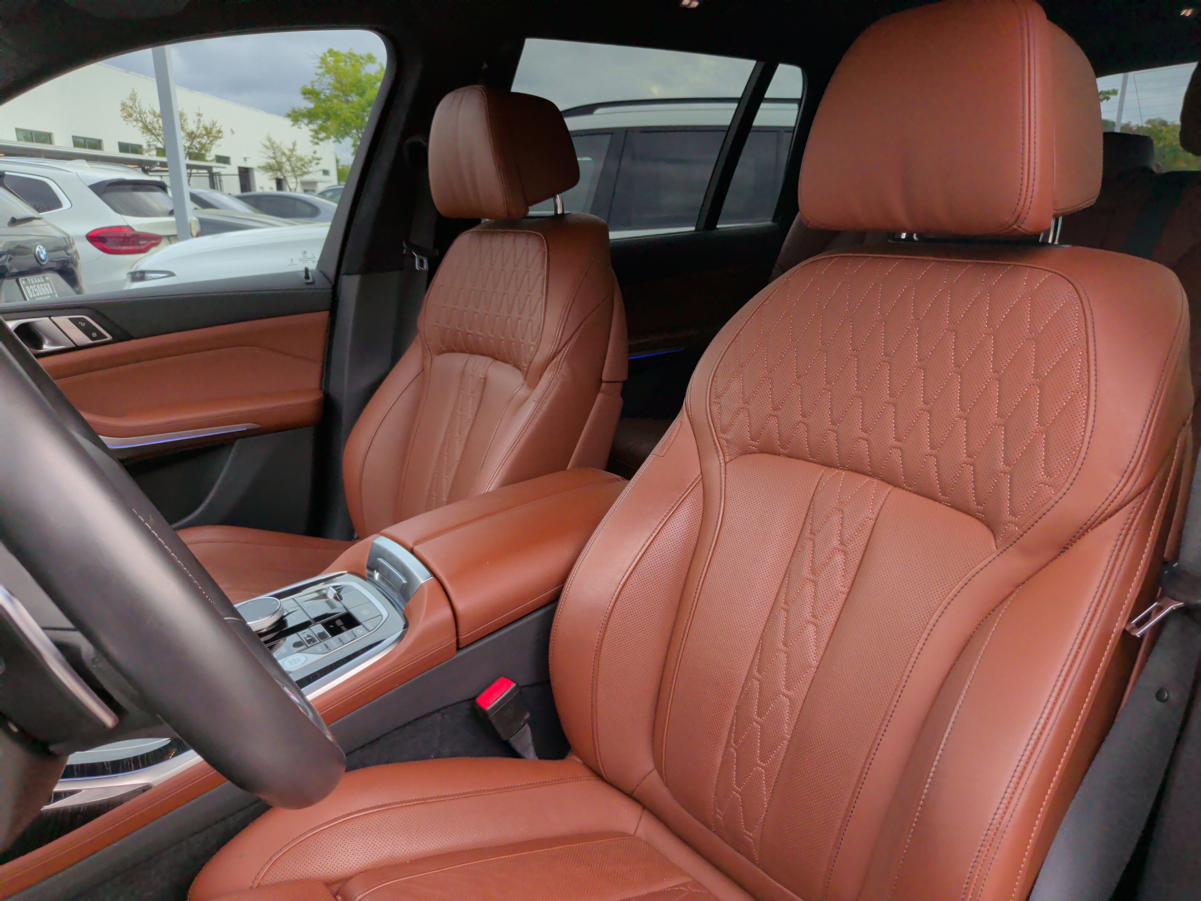 Certified 2024 BMW X7 xDrive40i w/ M Sport Package image 26