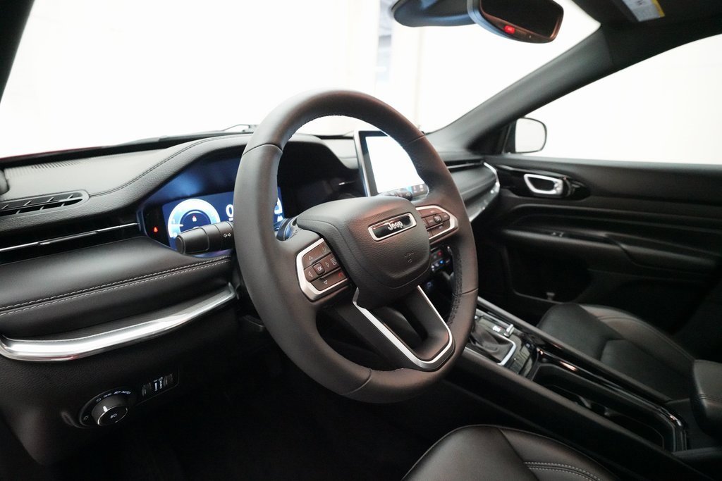 Used 2024 Jeep Compass Limited w/ High Altitude Package image 8