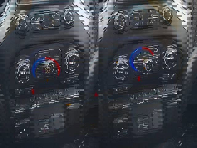 Used 2020 Chevrolet Silverado 1500 LT w/ Convenience Package image 24