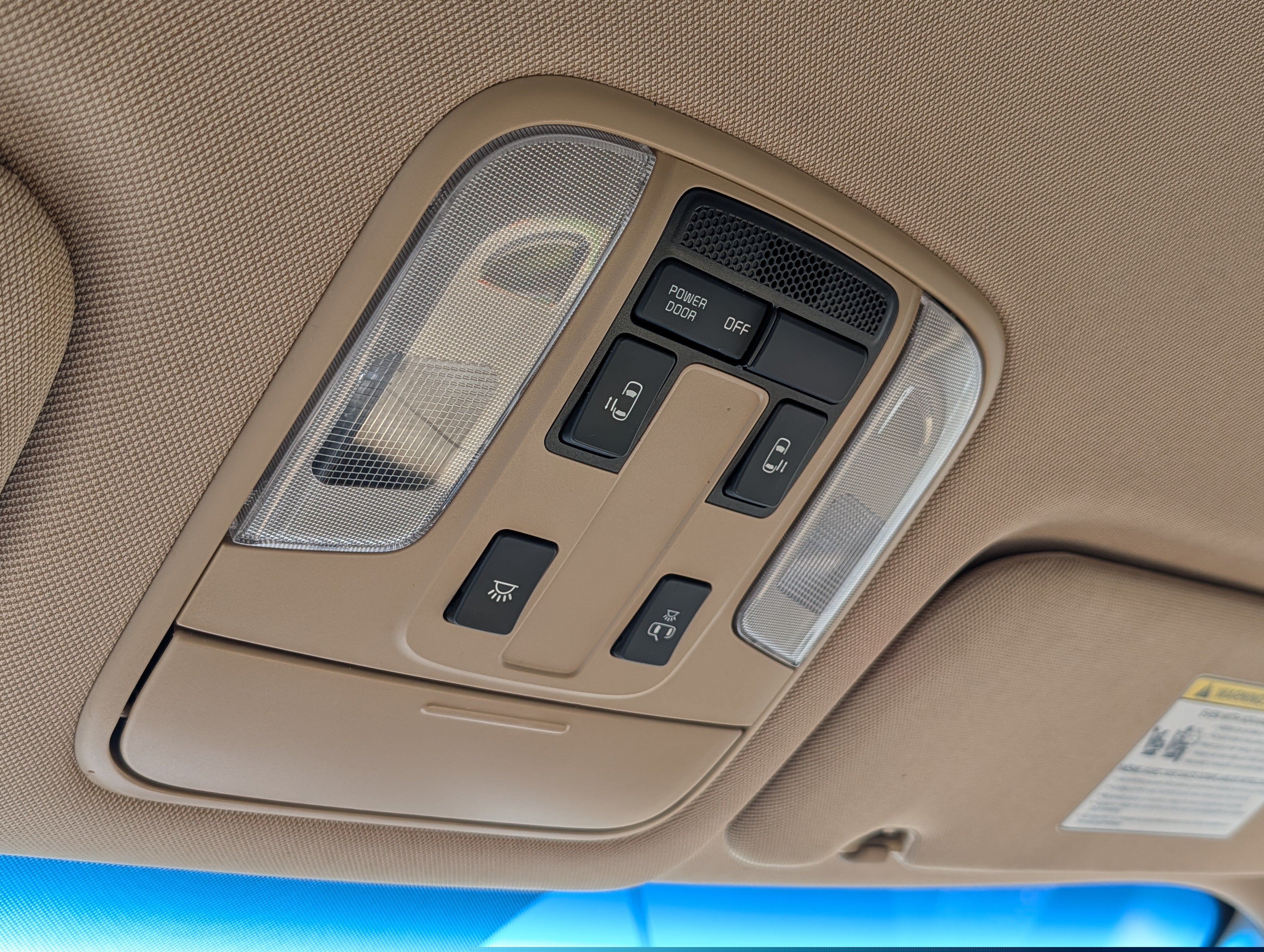 Used 2017 Kia Sedona LX w/ LX Essentials Premium Package FWD image 32