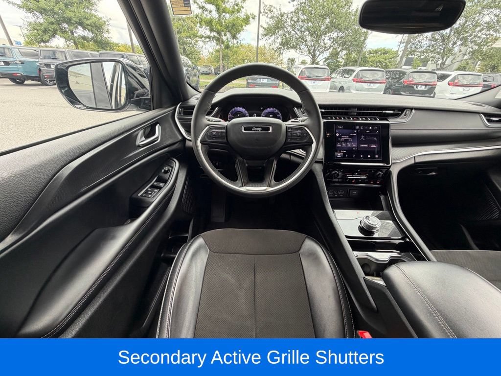 Used 2023 Jeep Grand Cherokee Altitude AWD/4WD image 18