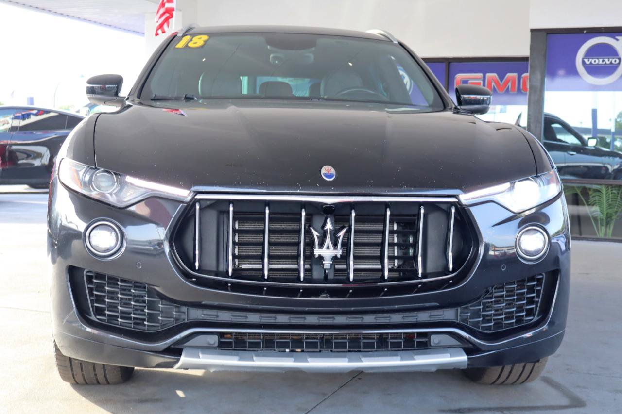 Used 2018 Maserati Levante GranLusso AWD/4WD image 11