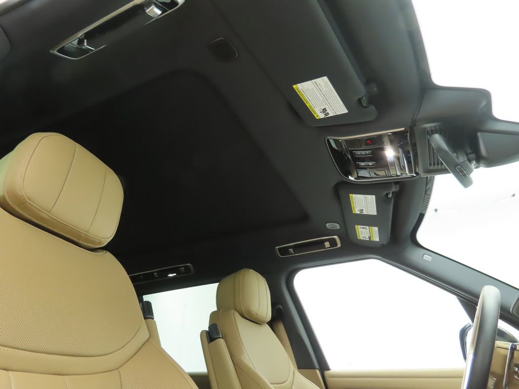 New 2026 Land Rover Range Rover Long Wheelbase SE image 18