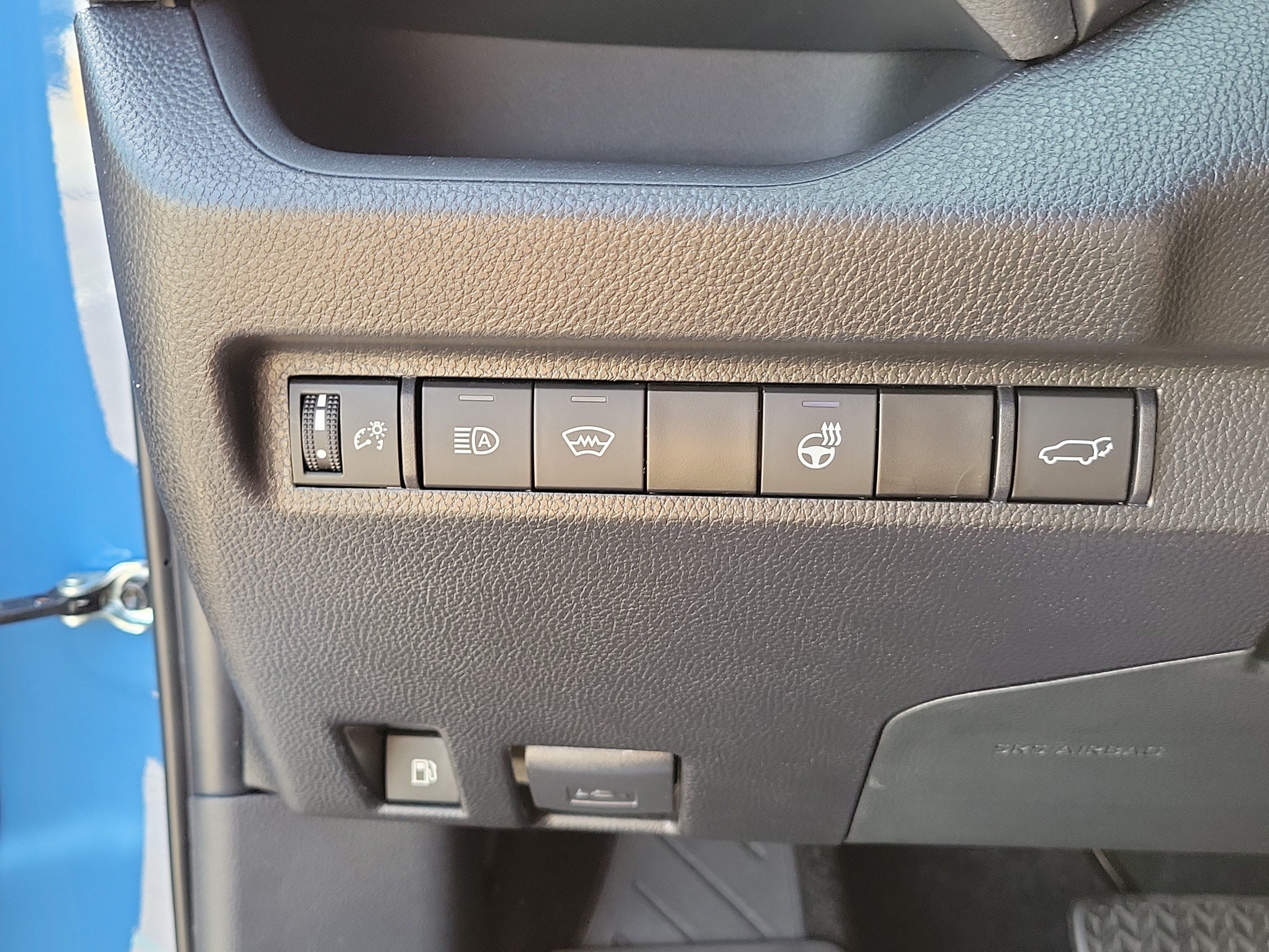 Used 2024 Toyota RAV4 XSE w/ Weather Package AWD/4WD image 18