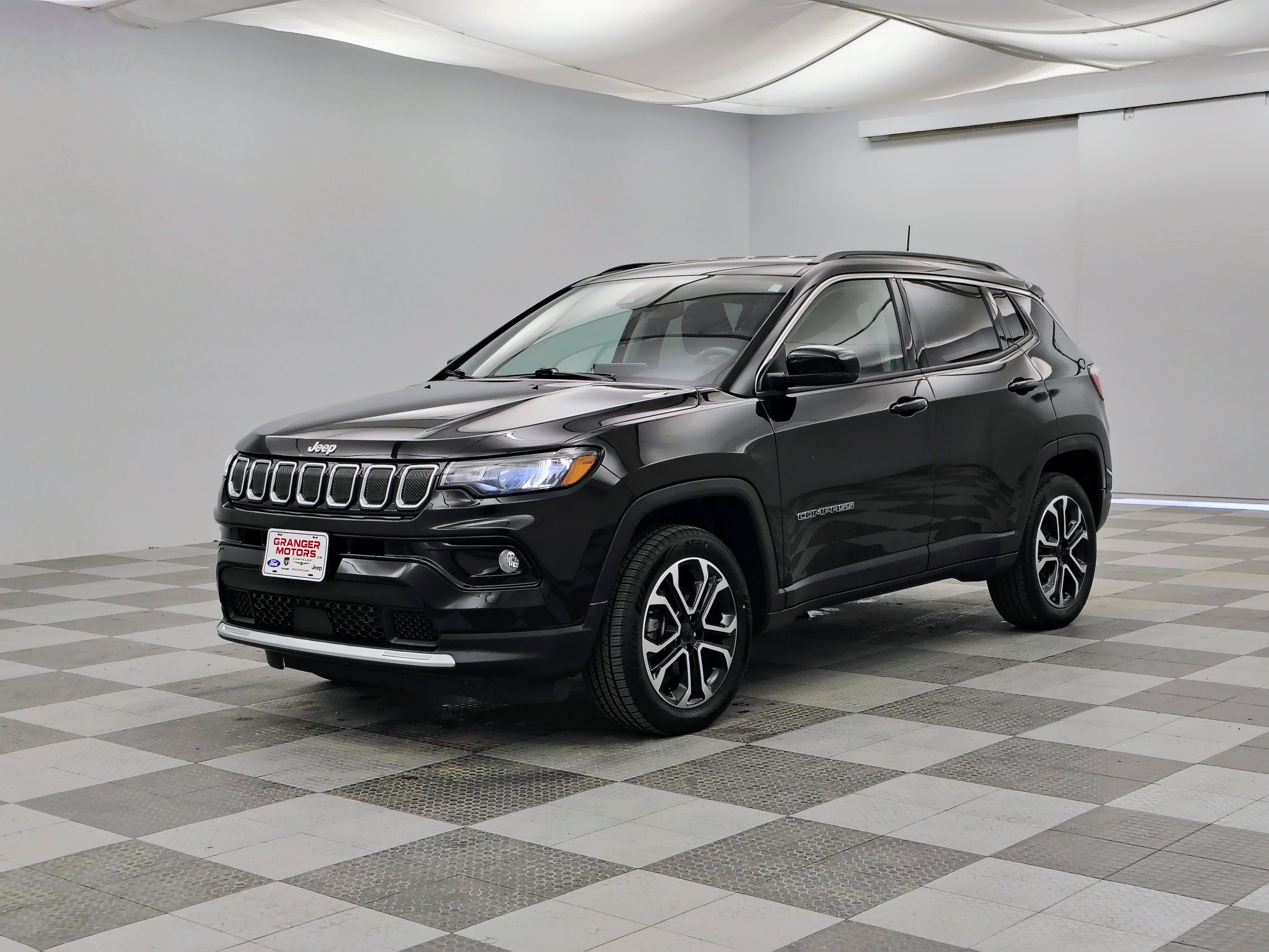 Used 2022 Jeep Compass Limited AWD/4WD image 5