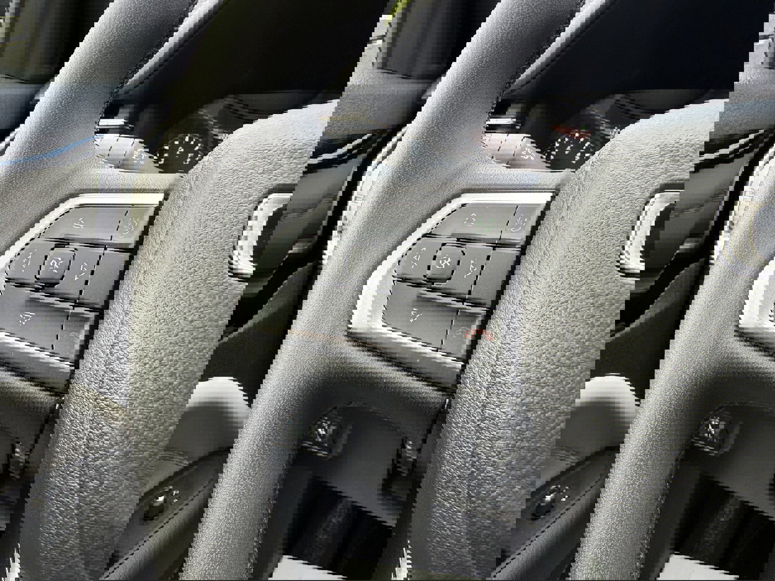 Used 2024 Jeep Compass Limited image 14