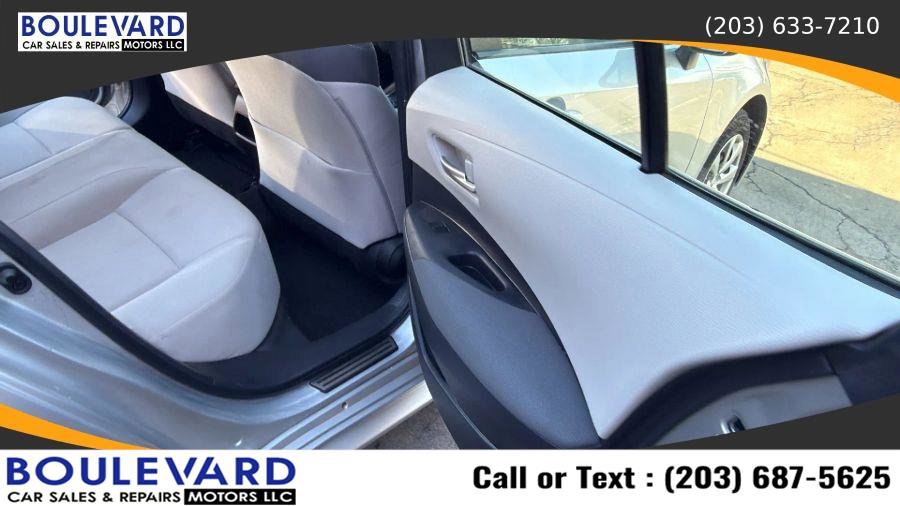 Used 2020 Toyota Corolla LE w/ Carpet Mat Package (TMS) FWD image 17