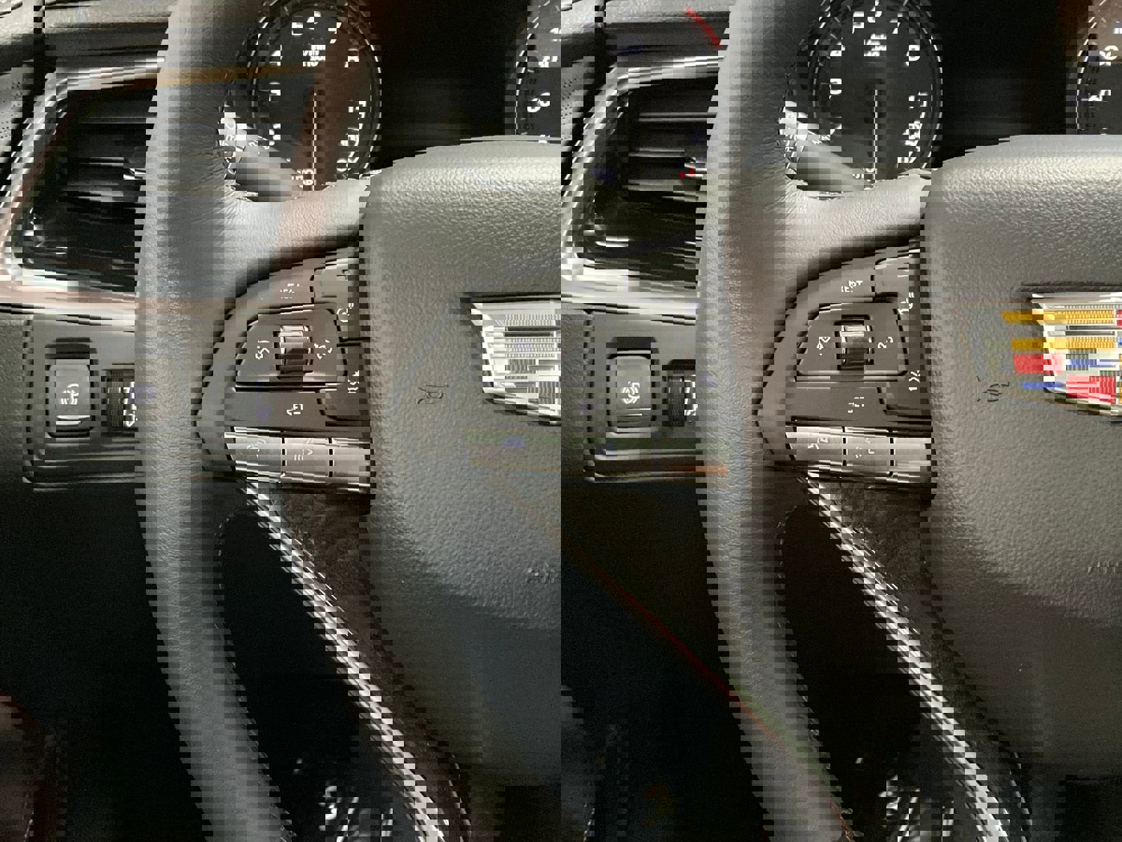 Used 2024 Cadillac XT6 Premium Luxury w/ Technology Package image 17