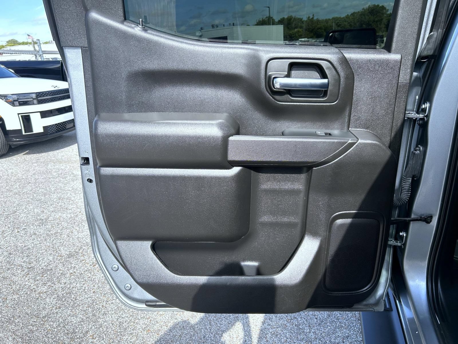 Certified 2024 Chevrolet Silverado 1500 Custom w/ Dark Appearance Package AWD/4WD image 18
