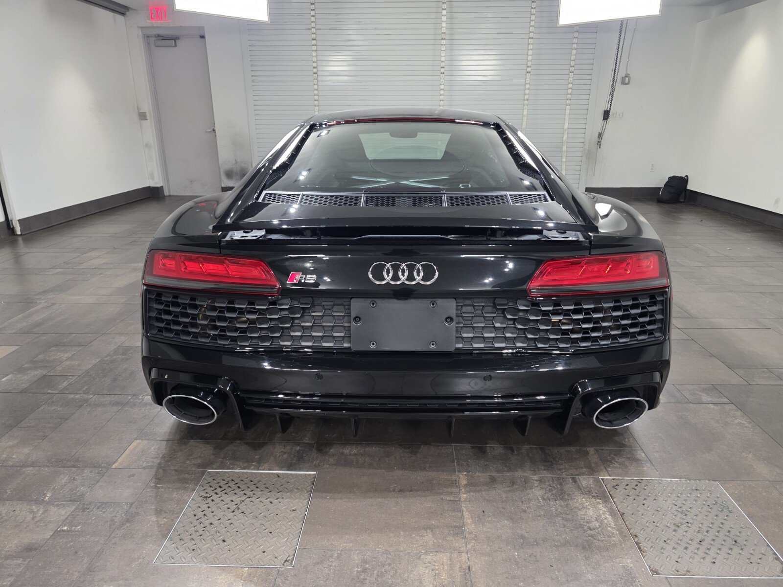 Used 2020 Audi R8 V10 w/ Carbon Exterior Package AWD/4WD image 5