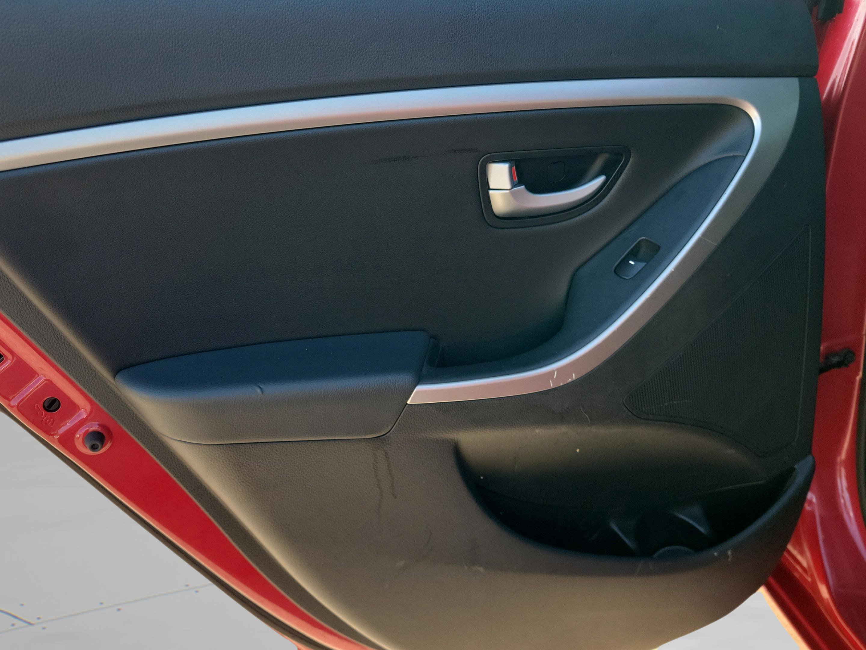 Used 2014 Hyundai Elantra GT w/ Option Group 03 image 11