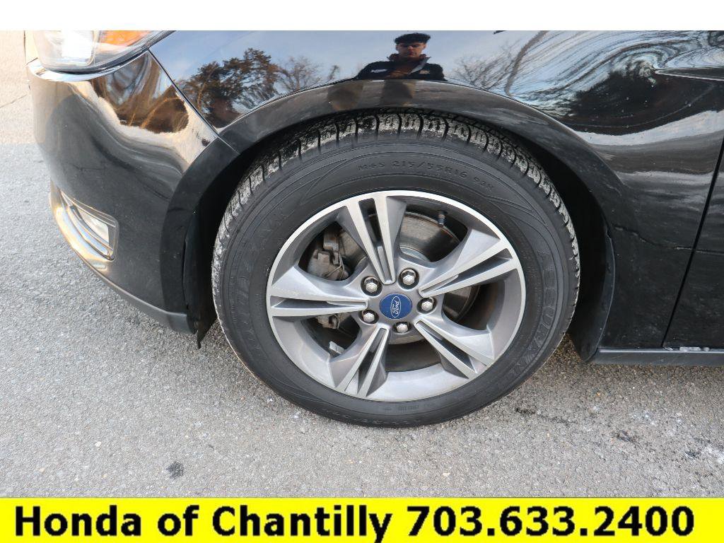 Used 2018 Ford Focus SE w/ SE Appearance Package image 31