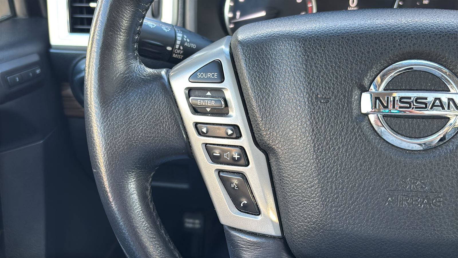 Used 2020 Nissan Titan SL w/ Moonroof Package image 26