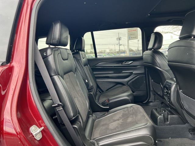 Used 2023 Jeep Grand Cherokee L Laredo image 18