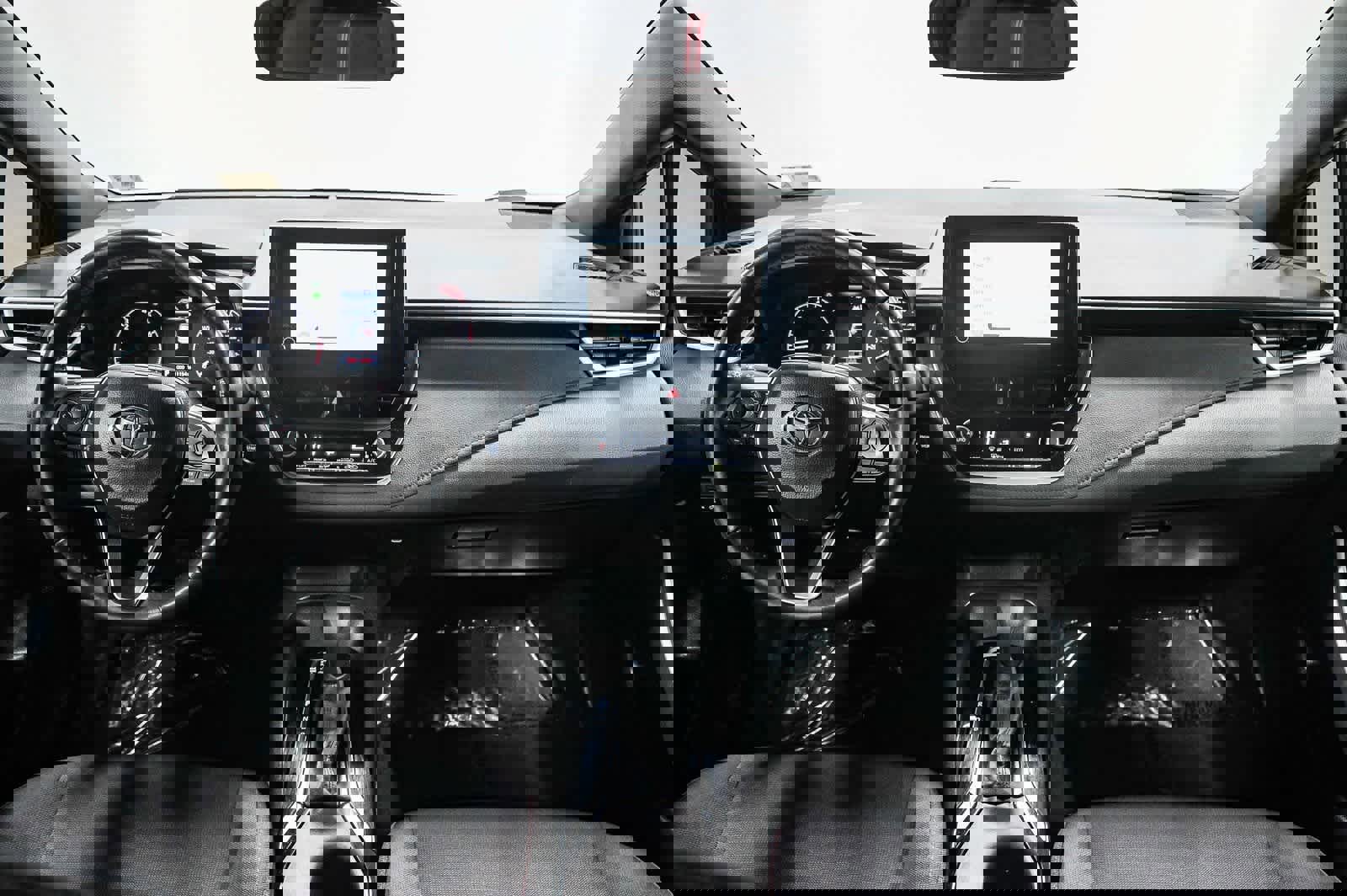 Used 2025 Toyota Corolla SE image 13