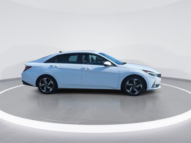 Used 2023 Hyundai Elantra Limited image 9