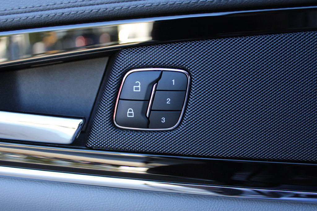 Used 2022 Lincoln Nautilus Reserve AWD/4WD image 4