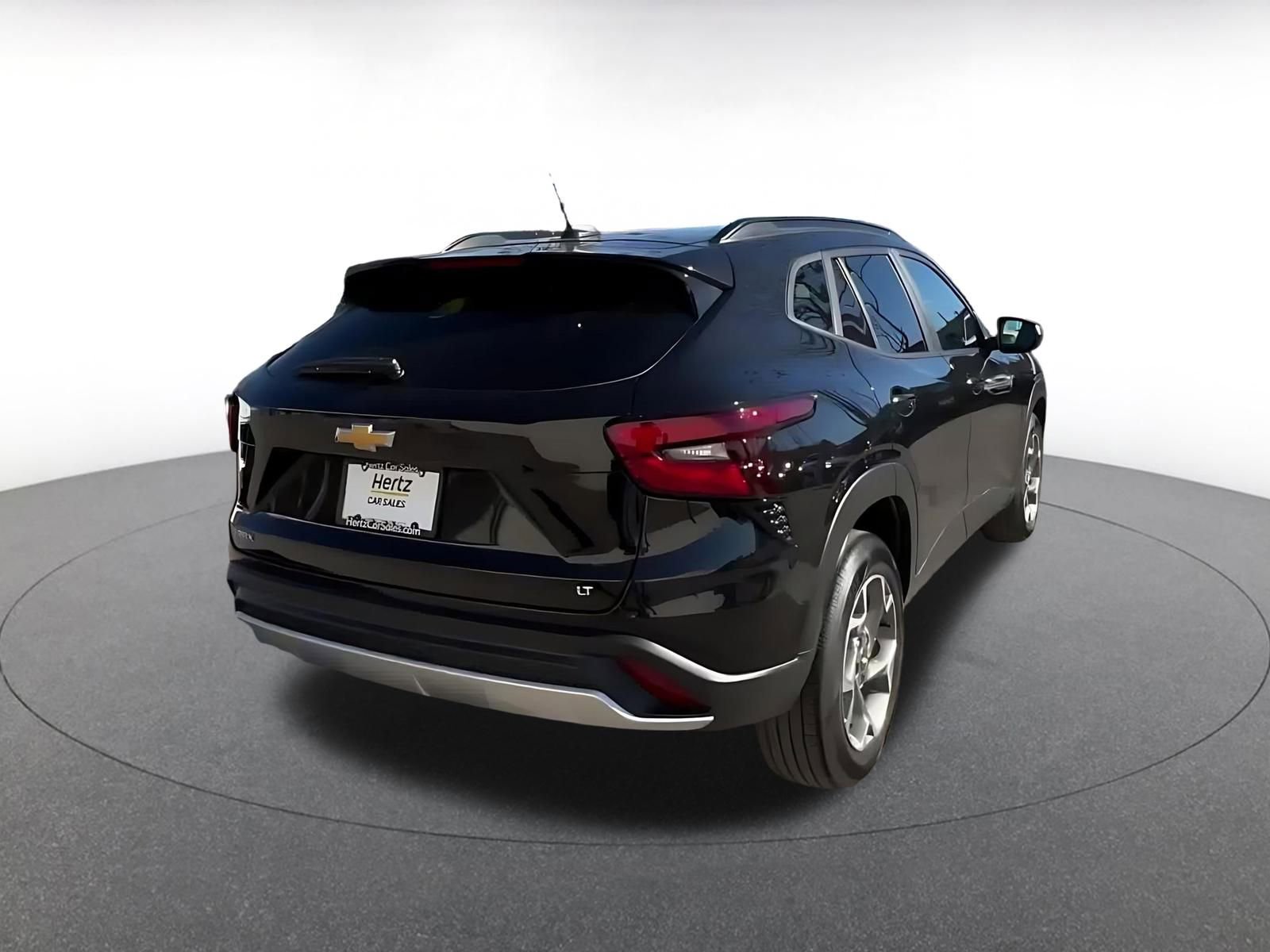 Used 2025 Chevrolet Trax LT image 14