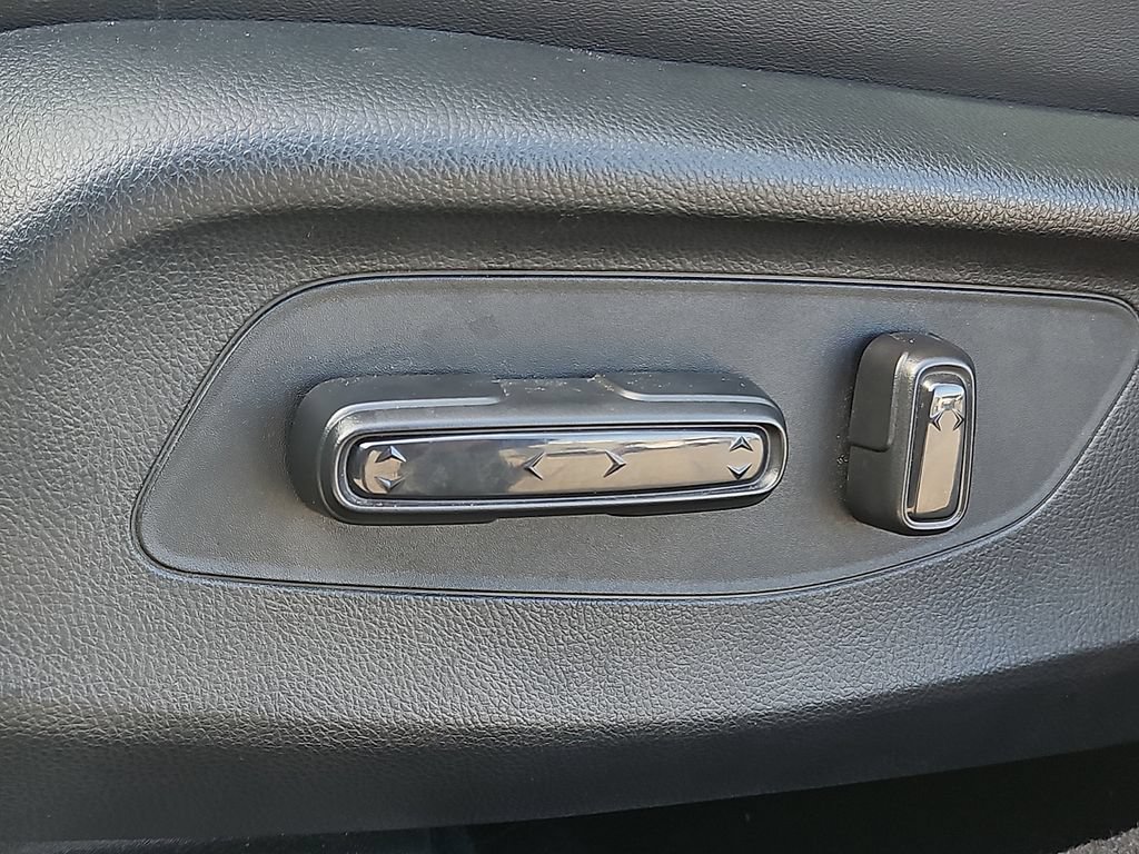 Used 2025 Acura ADX FWD image 18