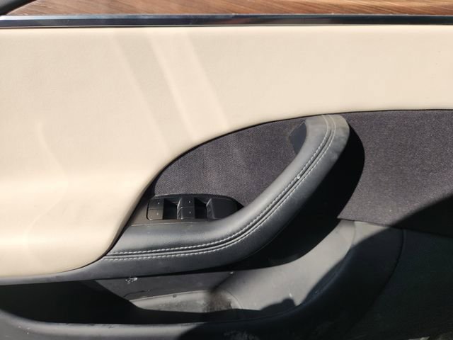 Used 2022 Tesla Model S image 22