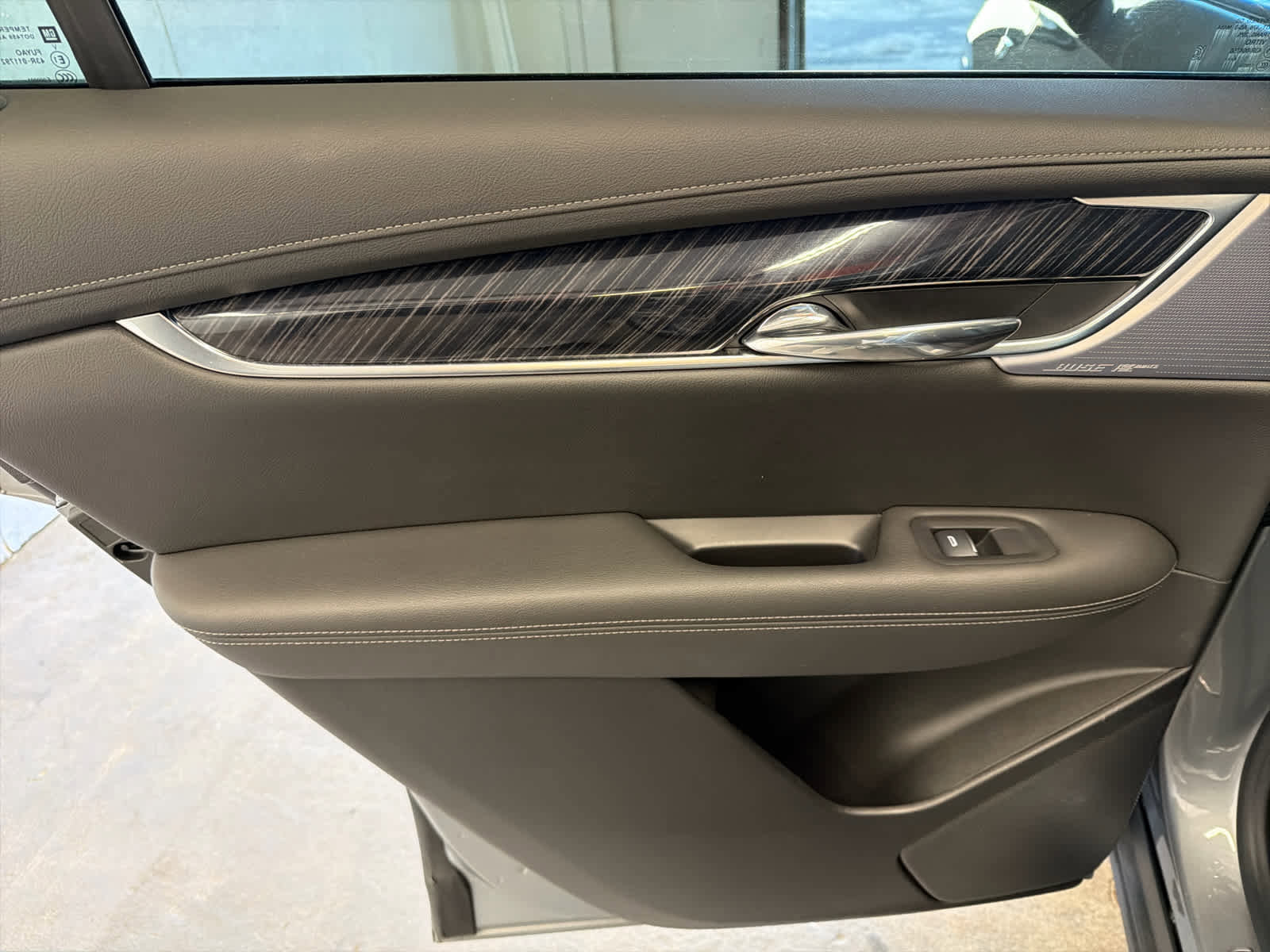 Used 2025 Cadillac XT6 Premium Luxury FWD image 25