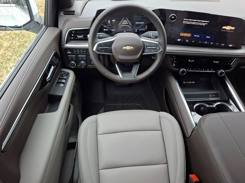 New 2026 Chevrolet Suburban LT w/ Comfort Package AWD/4WD image 8