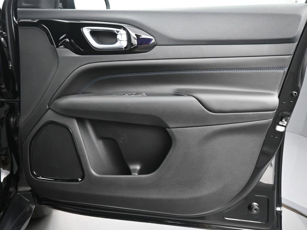 New 2026 Jeep Compass Limited image 20