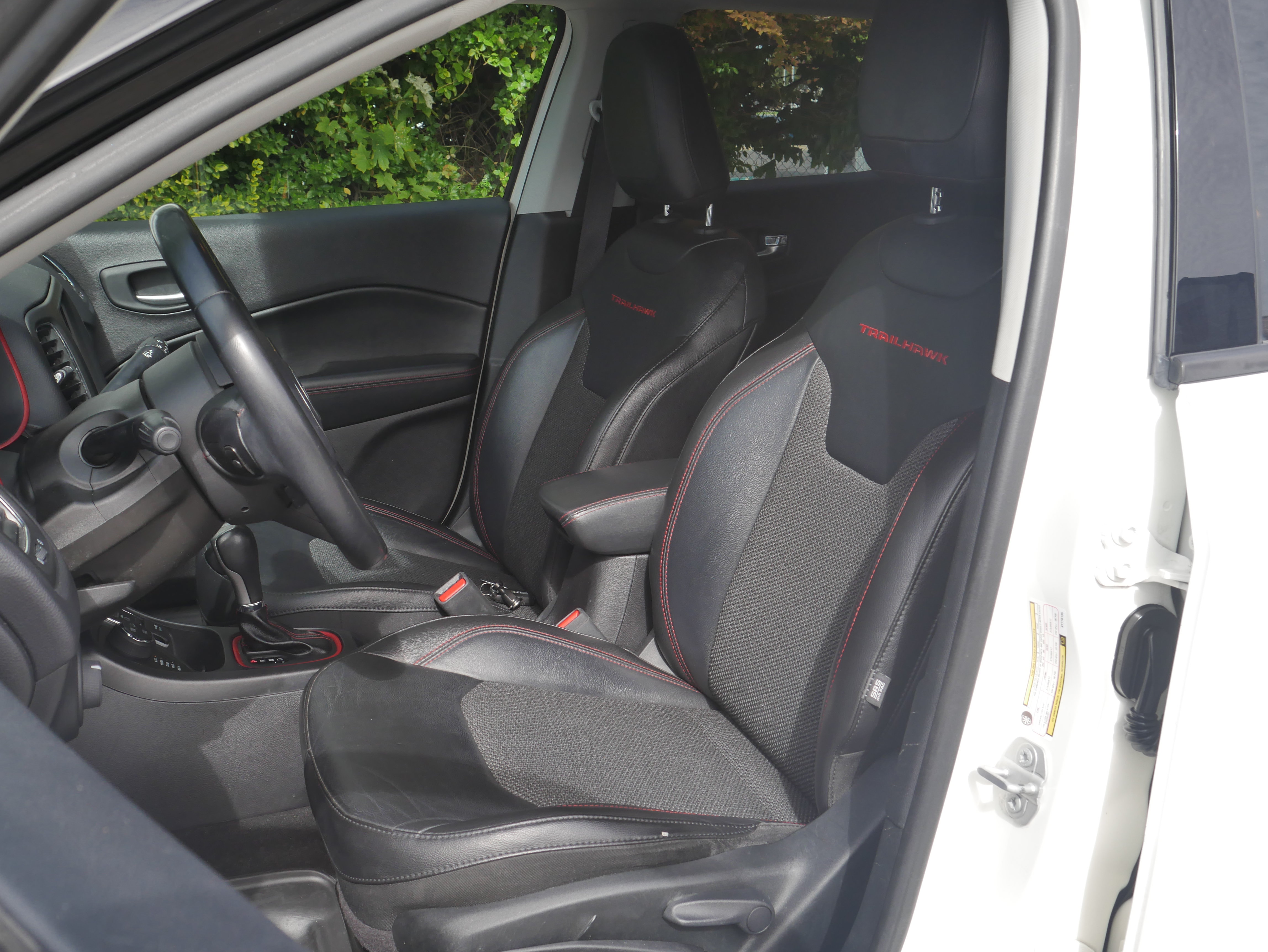 Used 2019 Jeep Compass Trailhawk AWD/4WD image 33