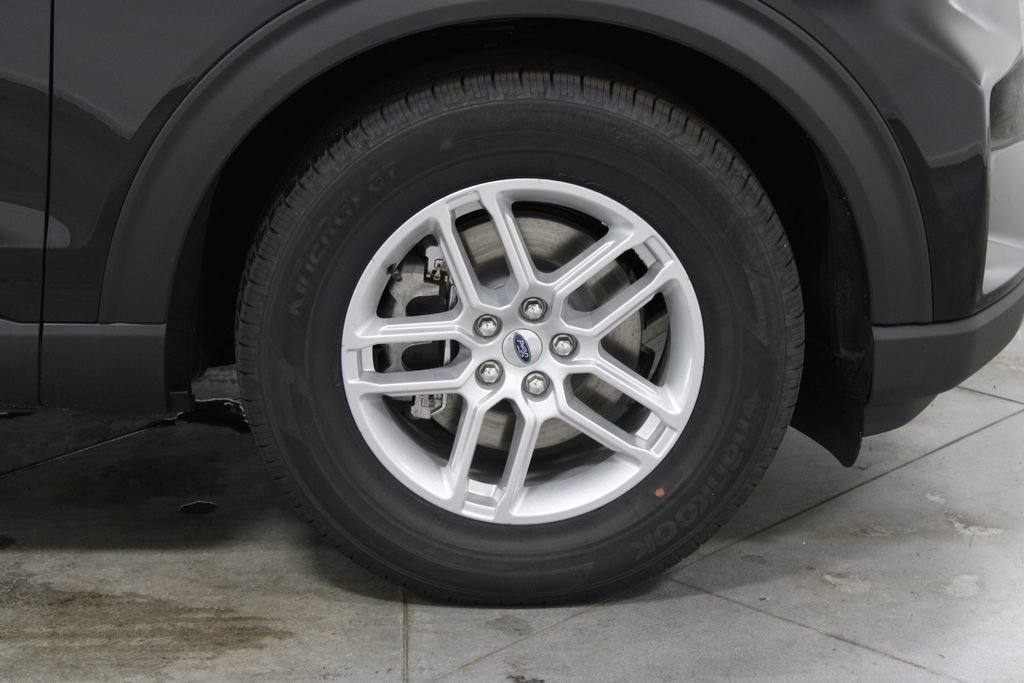 New 2026 Ford Explorer Active RWD image 11
