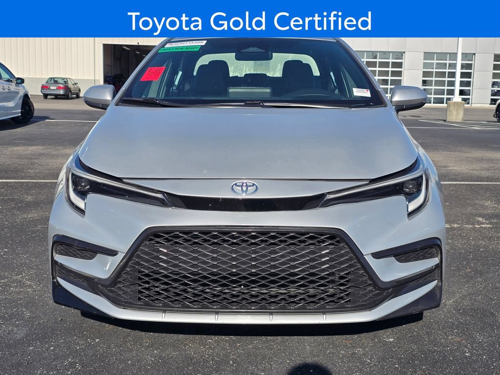 Used 2023 Toyota Corolla SE FWD image 2