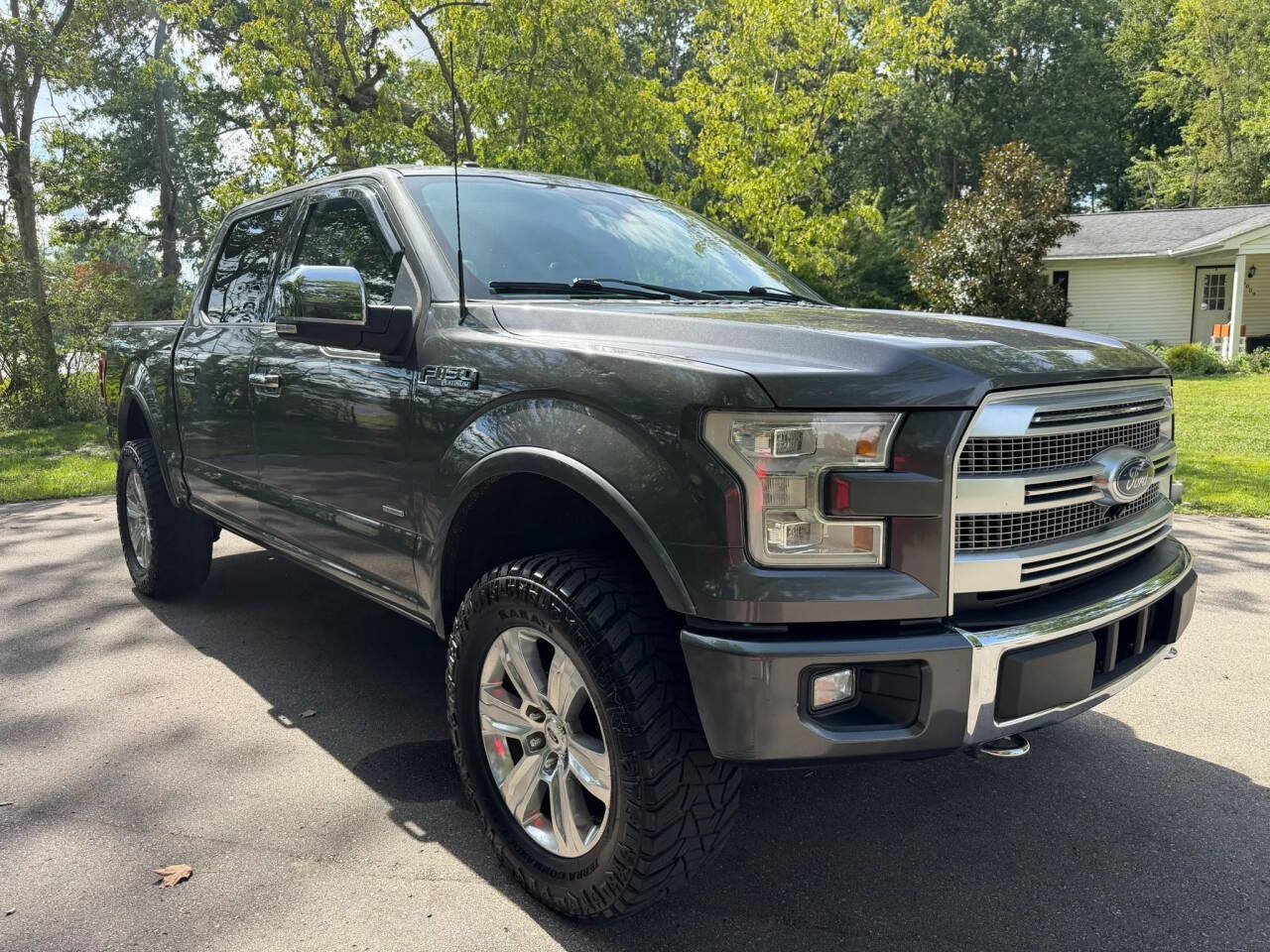 Used 2015 Ford F150 Platinum w/ Equipment Group 701A Luxury AWD/4WD image 10