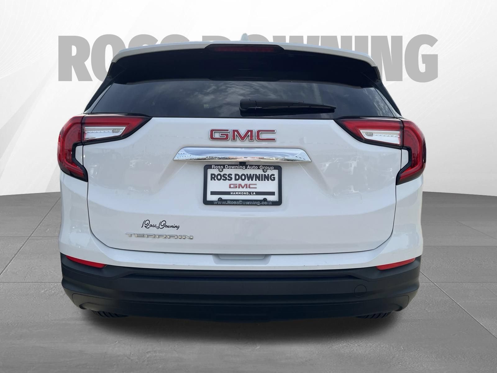 Used 2024 GMC Terrain SLE FWD image 5