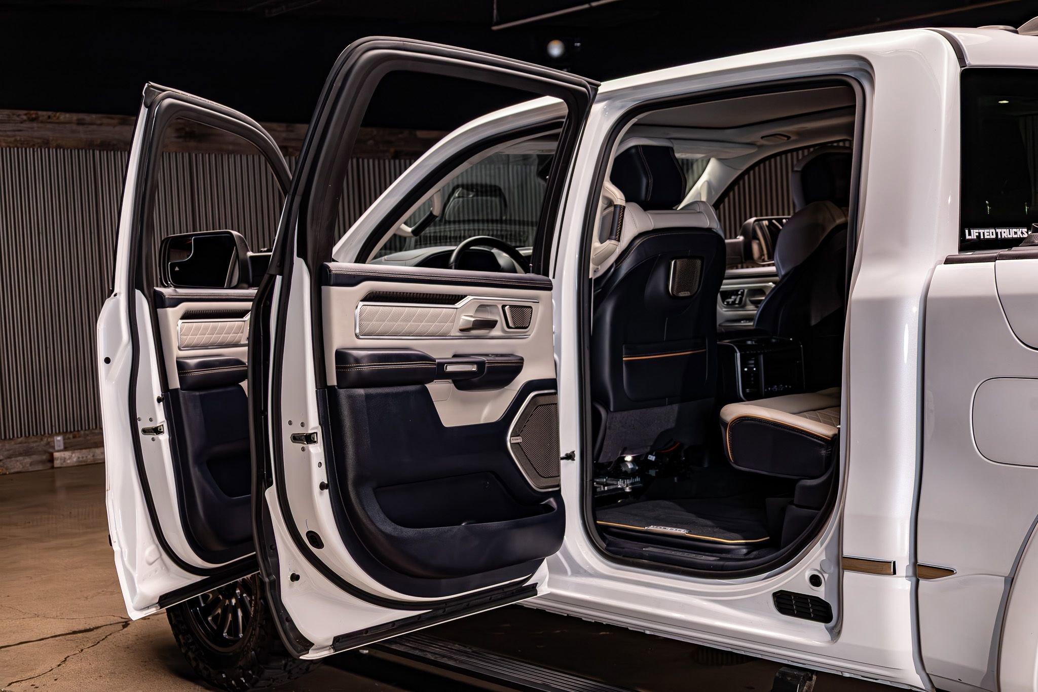 Used 2025 RAM 1500 Tungsten image 26