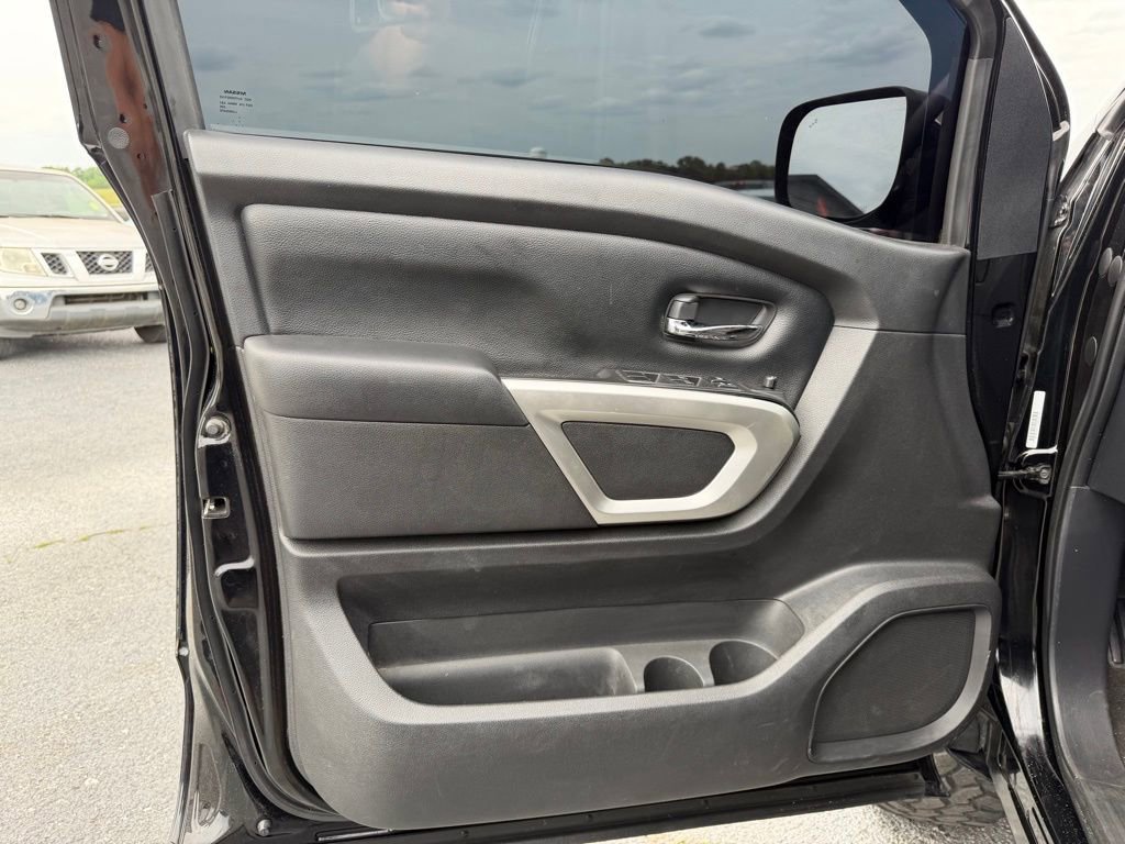 Used 2021 Nissan Titan SV AWD/4WD image 13