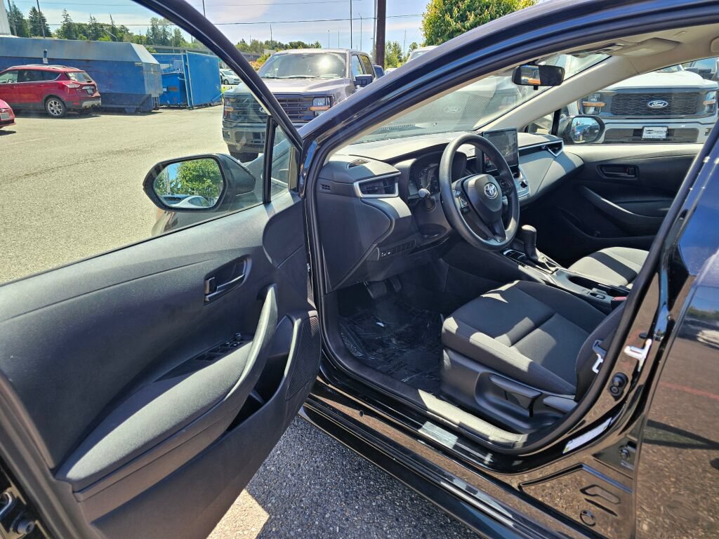 Used 2023 Toyota Corolla LE FWD image 12