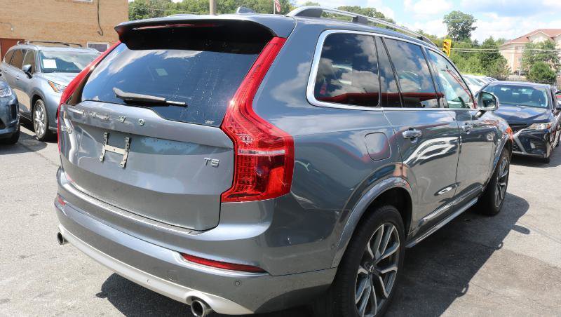 Used 2018 Volvo XC90 T5 Momentum w/ Convenience Package FWD image 7
