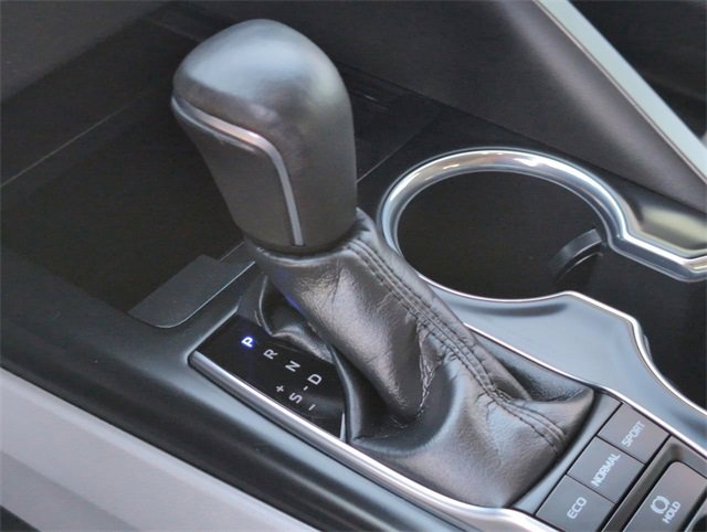 Used 2018 Toyota Camry XSE image 15