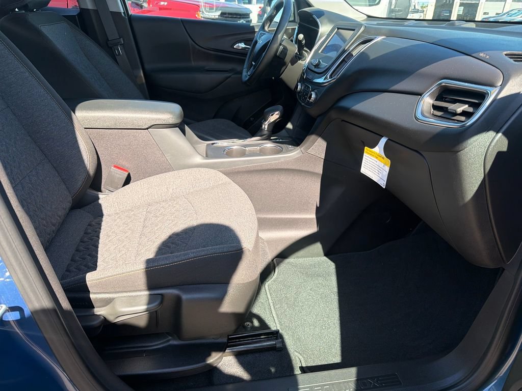 Used 2024 Chevrolet Equinox LT AWD/4WD image 23