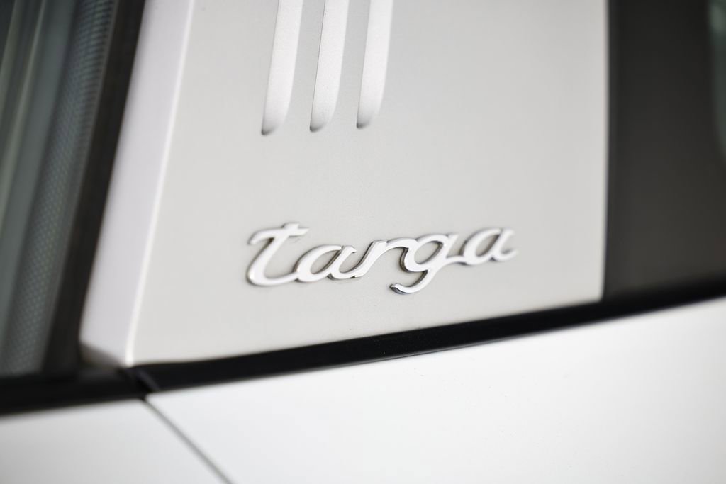 Certified 2018 Porsche 911 Targa 4S w/ Sportdesign Package image 15