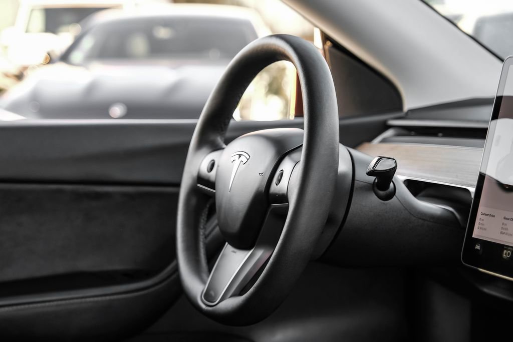 Used 2021 Tesla Model Y 2WD image 11