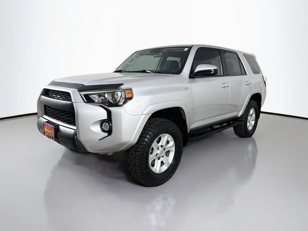 Used 2015 Toyota 4Runner SR5 AWD/4WD image 3